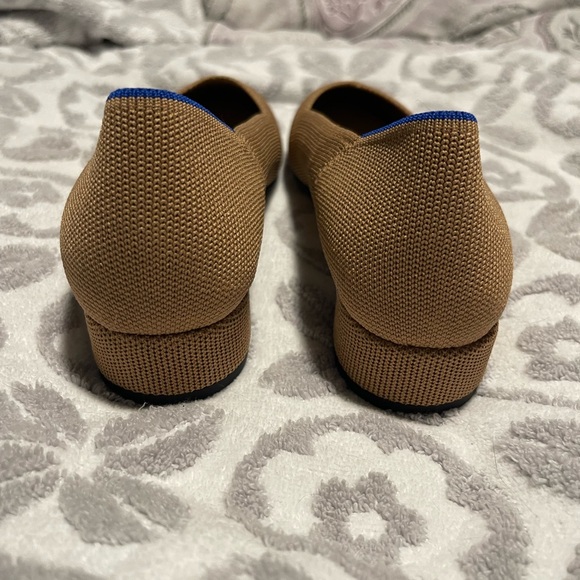 NWOB Rothy's Tan and Black Heels - Picture 4 of 7